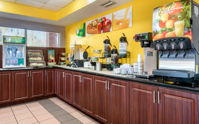 Quality Inn Sarasota North Near Lido Key Beach