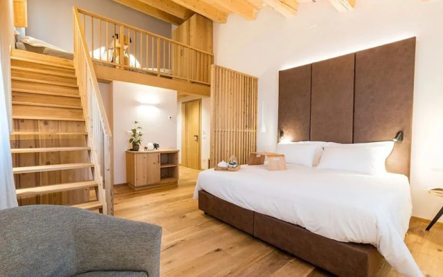 Aura Relais