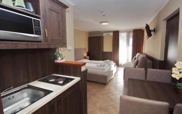 Várfürdö-Panzió Apartmanház