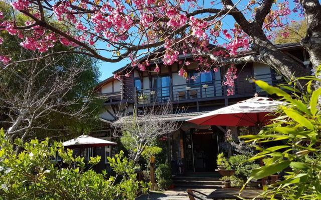 Shiyai Taoyuan B & B