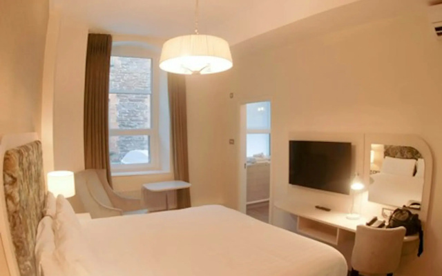 Isaacs Hotel Cork City