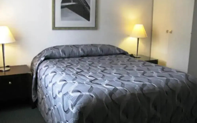 Wayfarer Motel