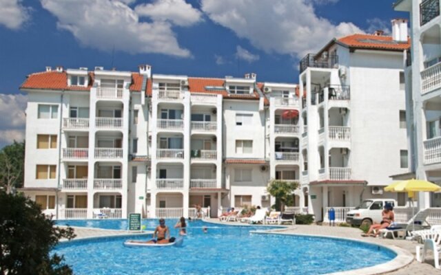 Bravo 5 Holiday Apartments