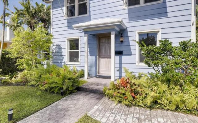 The Periwinkle House - 4bd-2ba - Sleep 10