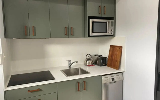 Bushland setting close to Sydney CBD- stand alone apartment
