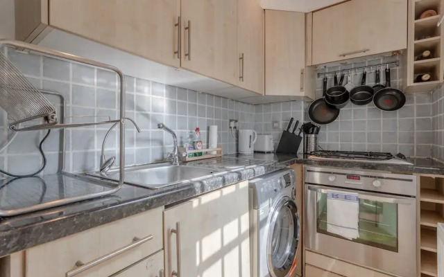 Cosy 1 Bed Basement Flat in Shepherds Bush