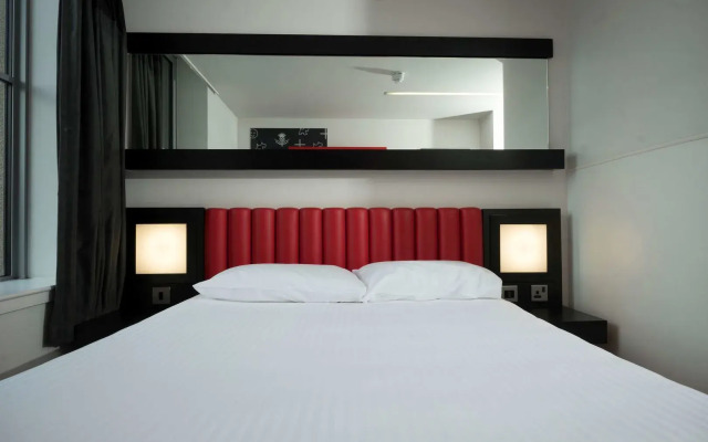 Garner Edinburgh Haymarket by IHG