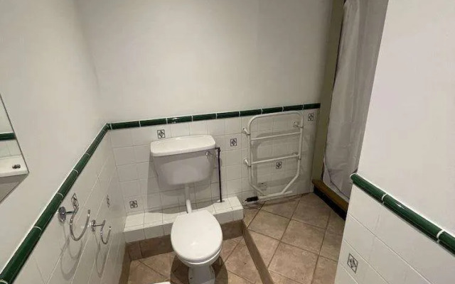 Leevin Hostel George