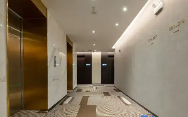 OZE Hotel (Hefei Binhu Yintai Branch)