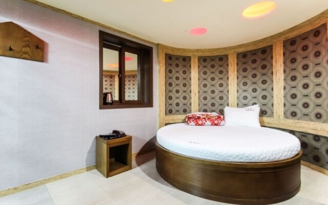 Jinju Rock Self Check-in Motel