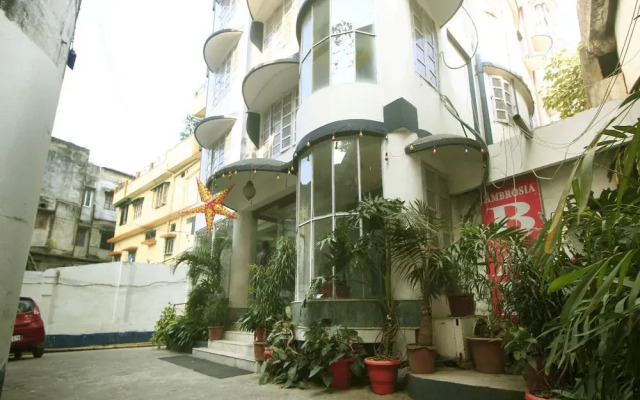 OYO 10695 Hotel Niladri Palace