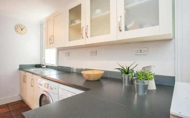 Spacious 3 Bedroom House In Dulwich