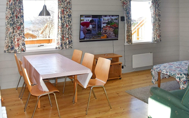 6 Person Holiday Home in Aukra