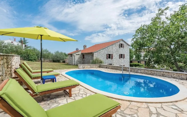 Beautiful Home in Markovac With Wifi and 5 Bedrooms