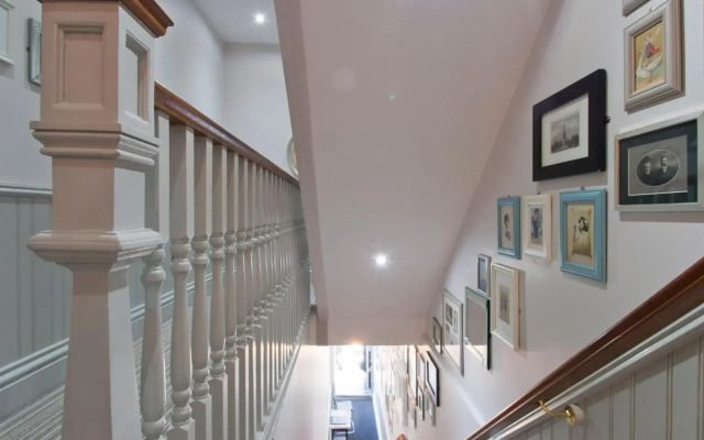 W12 Rooms