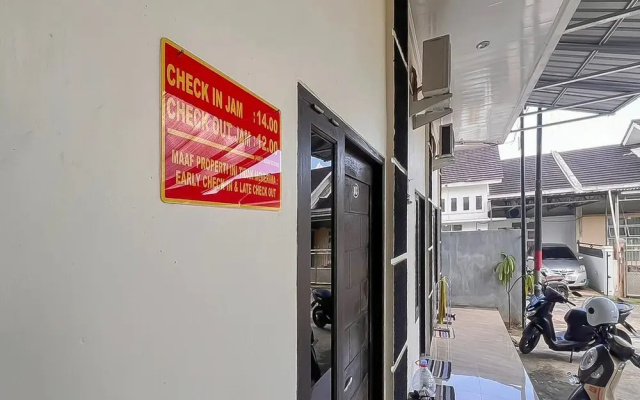 RedDoorz Syariah Near Universitas Mulawarman