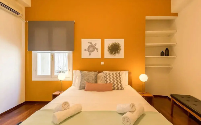 Modernly furnished apartment in Psyri A8