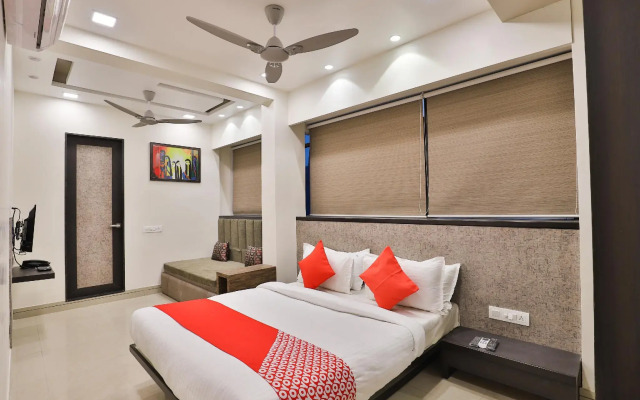 OYO 23289 Hotel Anmol Palace