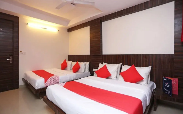 OYO 10733 Hotel Kingdom of Sai