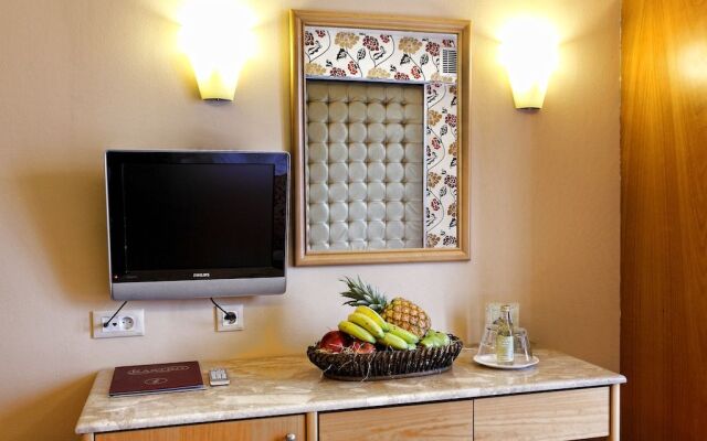 Kastro Hotel