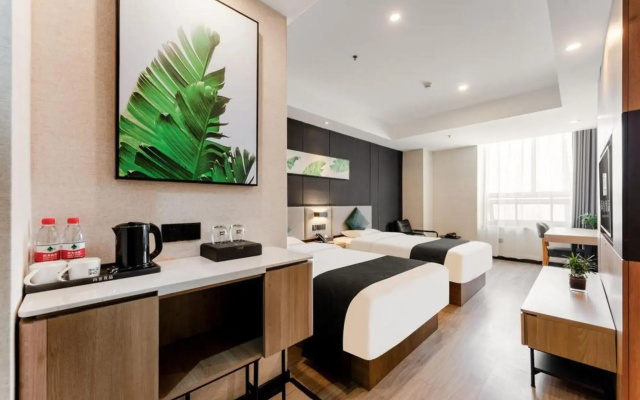 QININ Hotel Qinzhu Hotel (Xi'an Longshou North Road Hongmiaopo Subway Station)