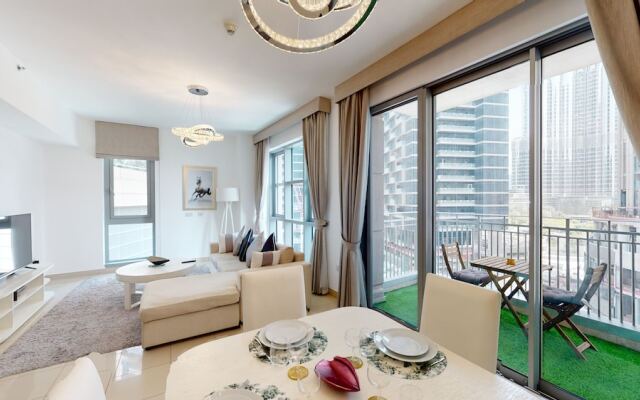 Lux BnB 3BDR Burj Khalifa & Pool Views