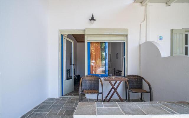 Isalos rooms on the beach