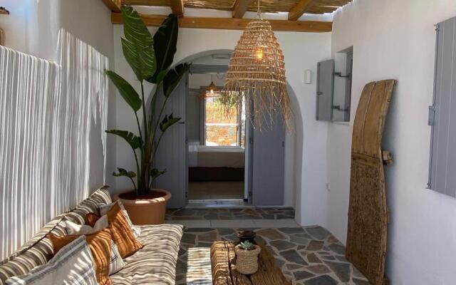 Beachhouse Omega Naxos