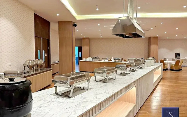 The Srivaree Airport Hotel