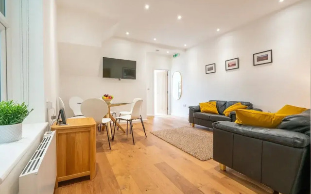 The Botanical Flat 1