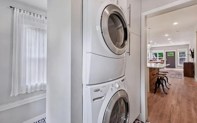 Cozy Chic Home in Downtown Loveland!