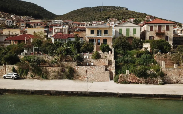 Seafront apartment in Kiveri, near Nafplion.