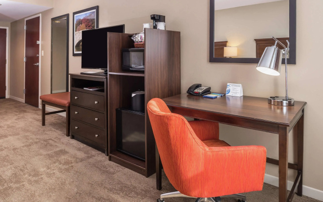 Hampton Inn & Suites Charlotte-Arrowood Rd.