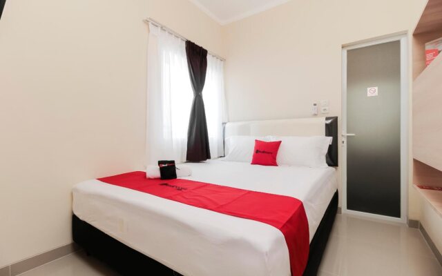 RedDoorz near Soekarno Hatta Airport