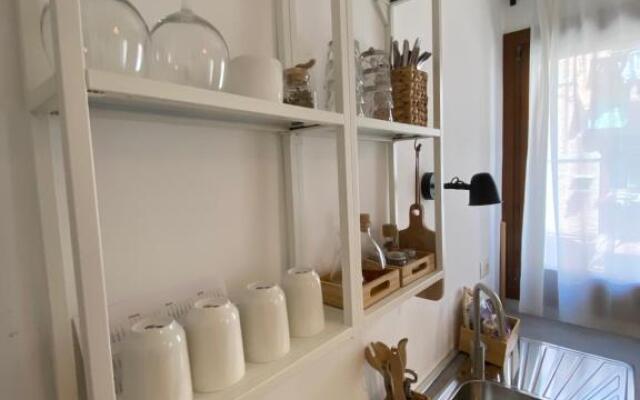 Palazzina privata di due piani con soppalco