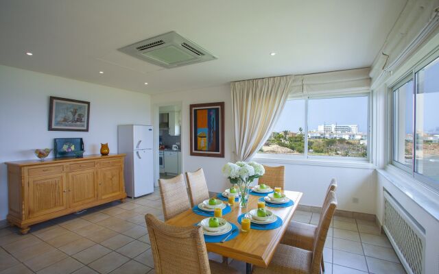 Alia Sirina Seafront Suite