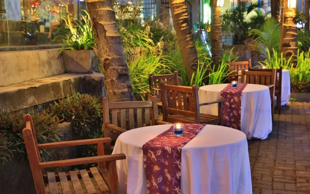 Ritzy Hotel Manado