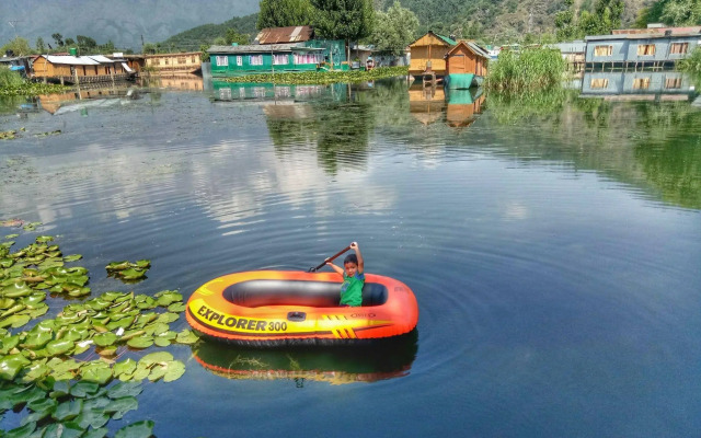 New Bul Bul Group Of Houseboats