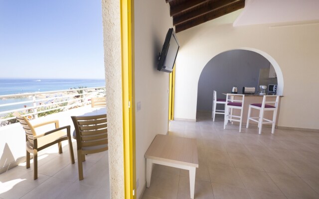 Myroandrou Beach Apartments