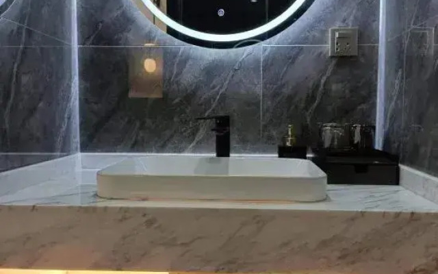 Longyue Hotel (Chongqing Central Park)