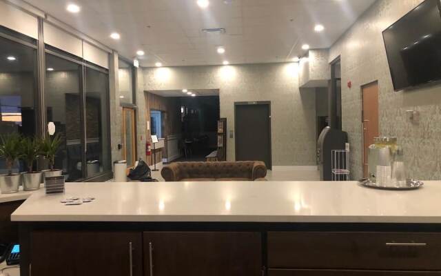 Camrose LeChateau Hotel