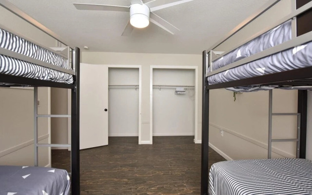 Spacious Updated 2 Masters POOL