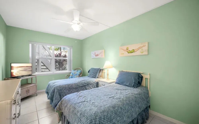 Gulf and Bay Club: Bayside 1226 by Vtrips