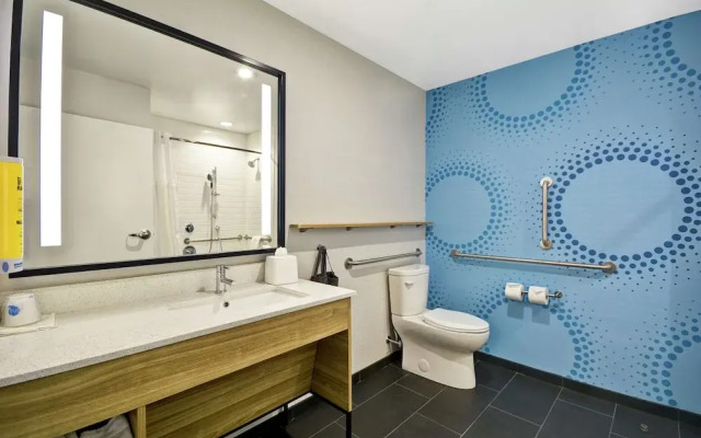 Tru by Hilton Chicopee Springfield