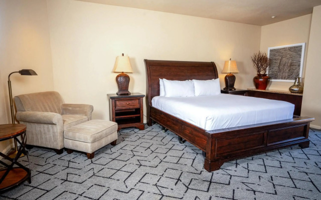 Scottsdale Plaza Resort