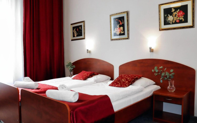 Lothus Hotel