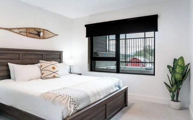 The Grizzly Basin by Revelstoke Vacation