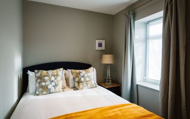 Bampton Townhouse
