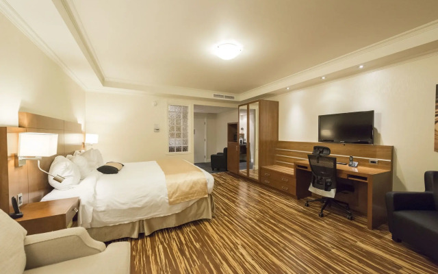 Hôtel & Suites Le Dauphin Drummondville