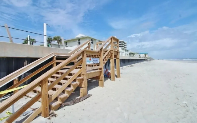 Colony Beach Club 121